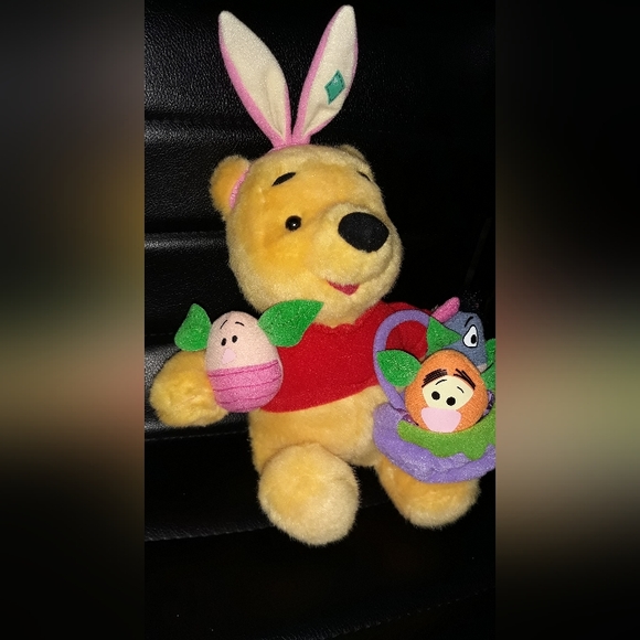 Vintage Mattel 1999 Winnie The Pooh and Friends in Easter Outfit 10 Inch Plush - Picture 5 of 7